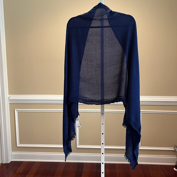 Nordstrom Rack Blue Scarf Wrap - Picture 2 of 6